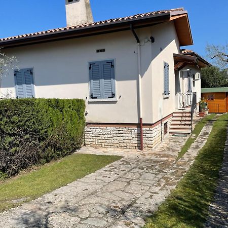 Casa Patrizia Apartment Тори дел Бенако Екстериор снимка