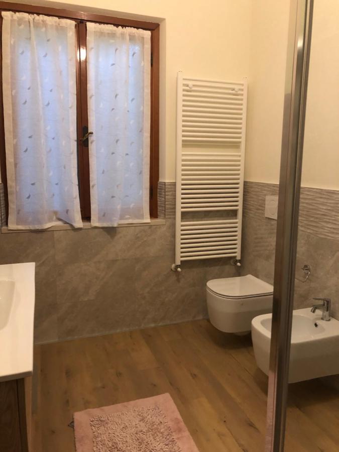 Casa Patrizia Apartment Тори дел Бенако Екстериор снимка