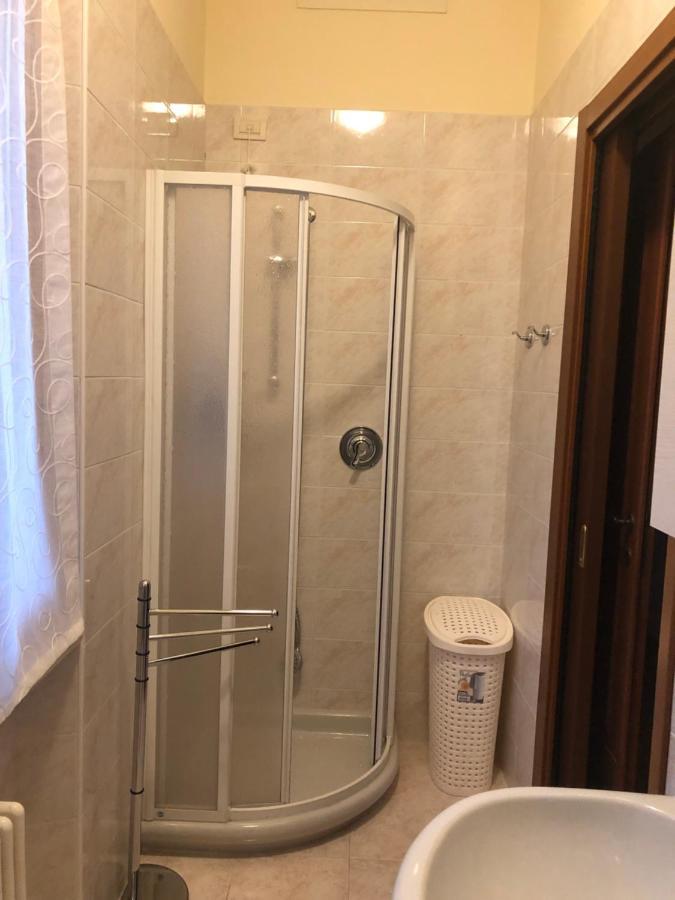 Casa Patrizia Apartment Тори дел Бенако Екстериор снимка