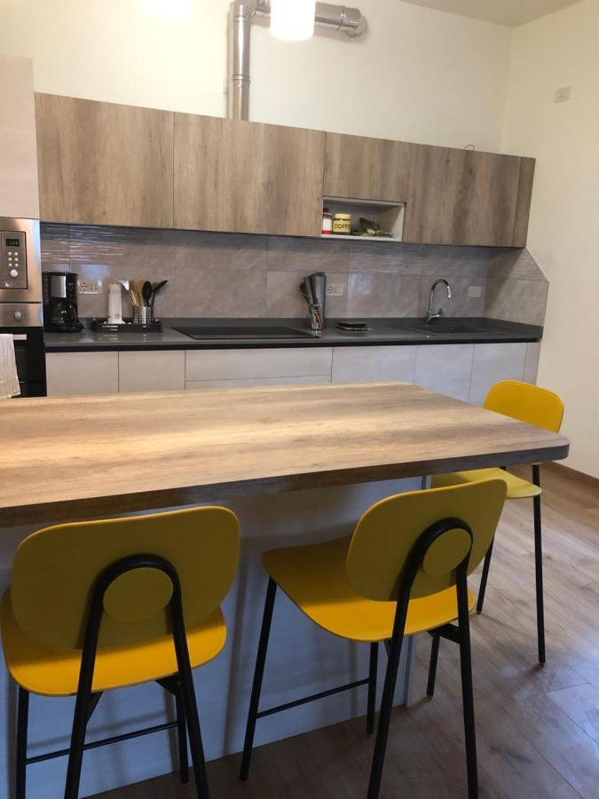 Casa Patrizia Apartment Тори дел Бенако Екстериор снимка