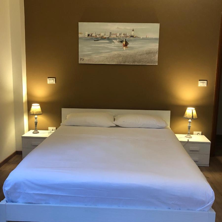 Casa Patrizia Apartment Тори дел Бенако Екстериор снимка