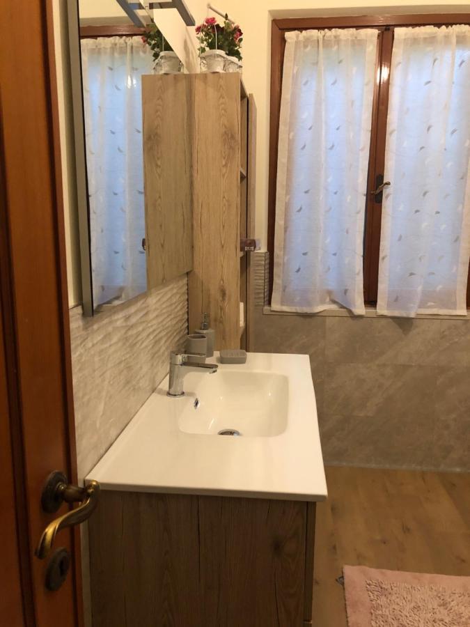 Casa Patrizia Apartment Тори дел Бенако Екстериор снимка