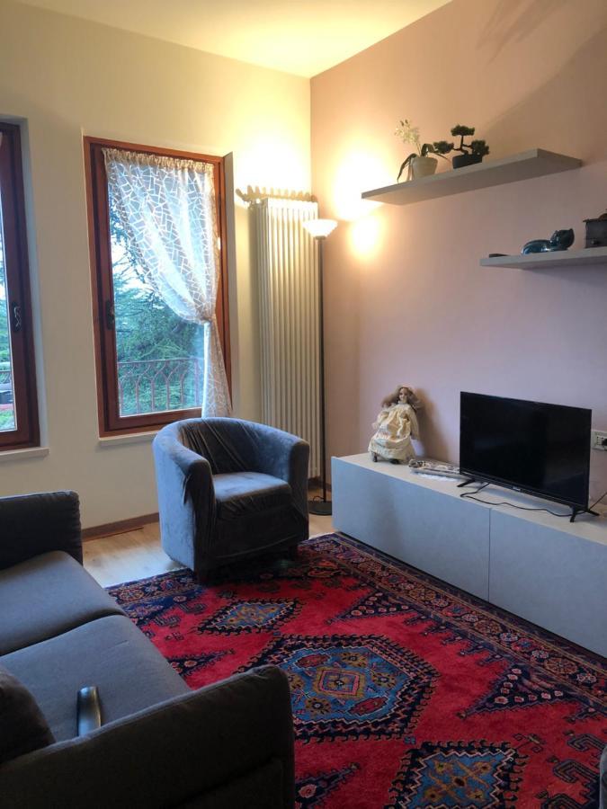 Casa Patrizia Apartment Тори дел Бенако Екстериор снимка