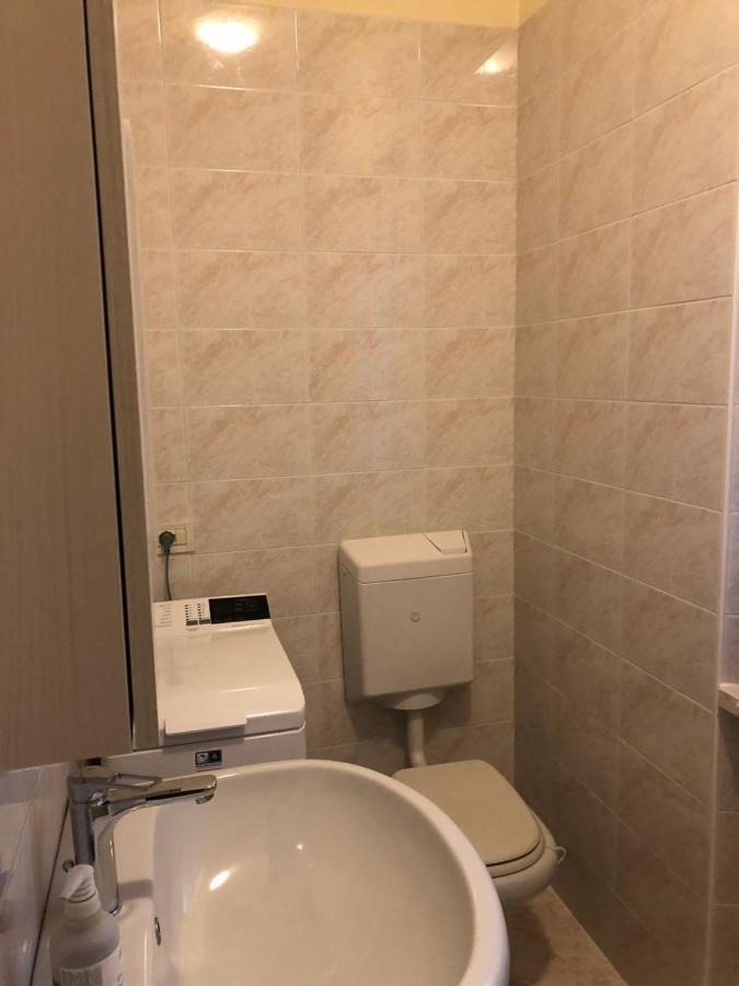Casa Patrizia Apartment Тори дел Бенако Екстериор снимка