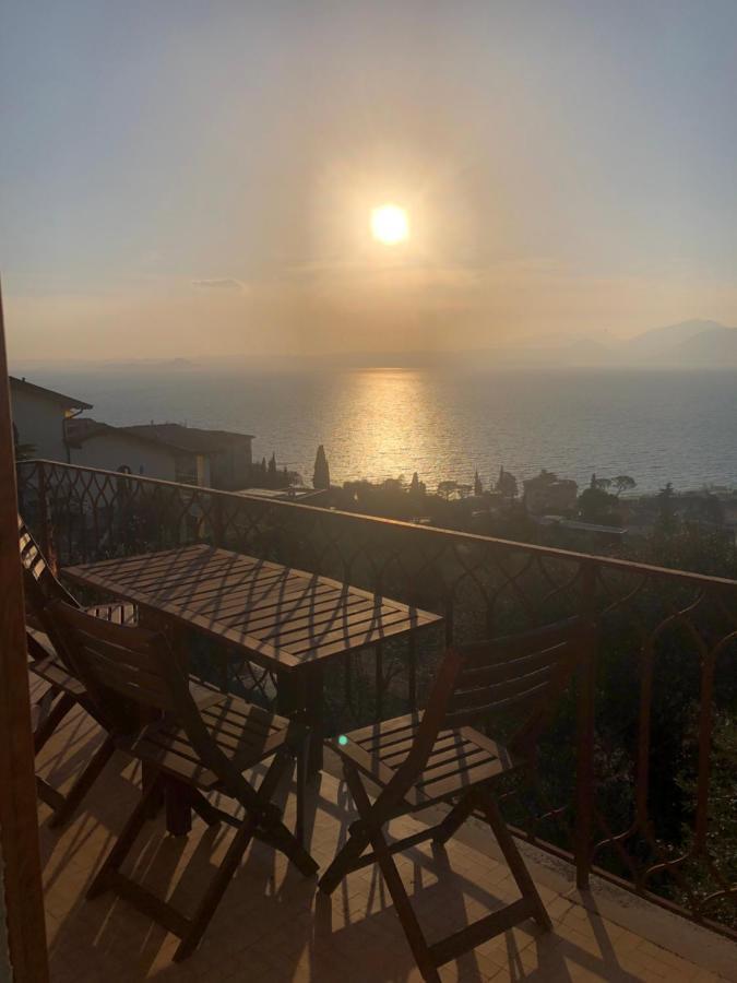 Casa Patrizia Apartment Тори дел Бенако Екстериор снимка