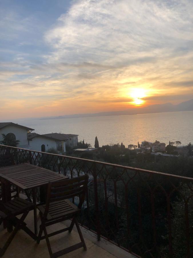 Casa Patrizia Apartment Тори дел Бенако Екстериор снимка