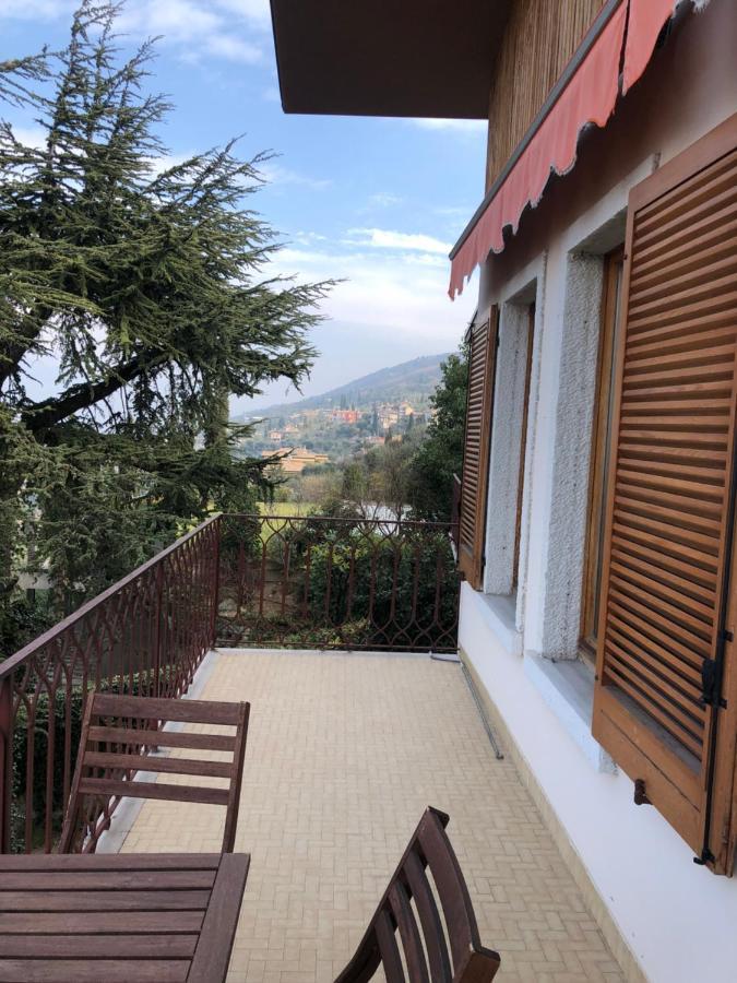 Casa Patrizia Apartment Тори дел Бенако Екстериор снимка