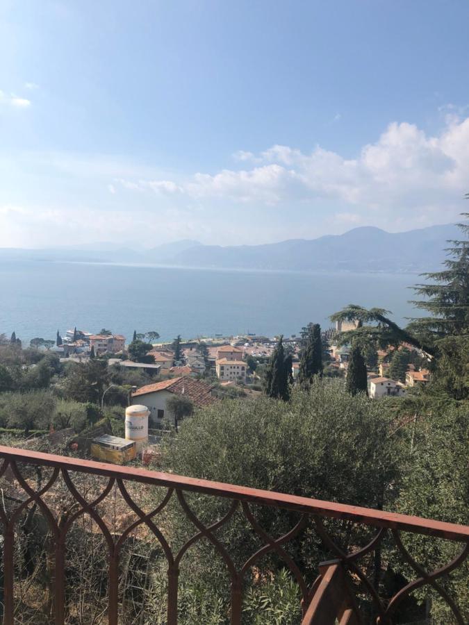 Casa Patrizia Apartment Тори дел Бенако Екстериор снимка