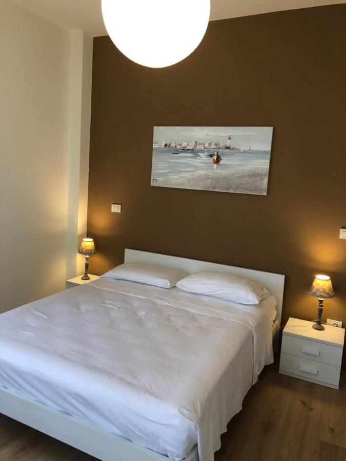Casa Patrizia Apartment Тори дел Бенако Екстериор снимка